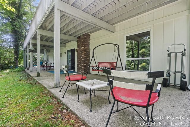 1292 Edinborough Drive, Norton Shores, MI 49441
