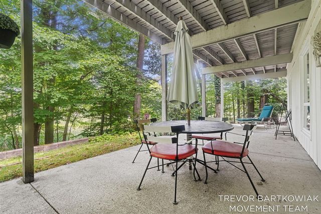 1292 Edinborough Drive, Norton Shores, MI 49441