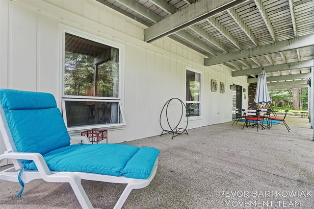 1292 Edinborough Drive, Norton Shores, MI 49441