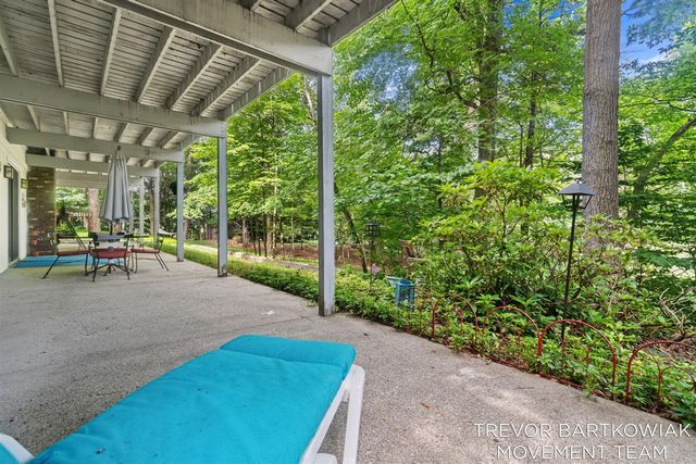 1292 Edinborough Drive, Norton Shores, MI 49441
