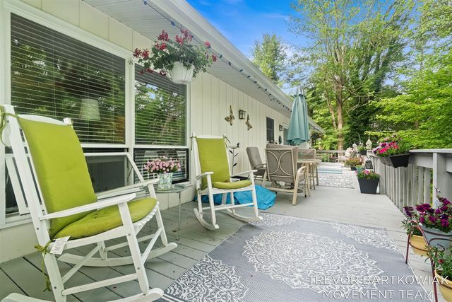 1292 Edinborough Drive, Norton Shores, MI 49441