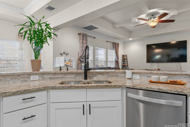 225 BROKEN STAR TRAIL, Poteet, TX 78065