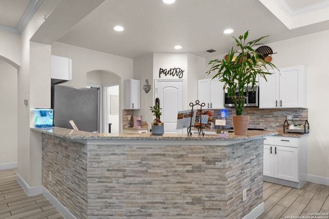 225 BROKEN STAR TRAIL, Poteet, TX 78065