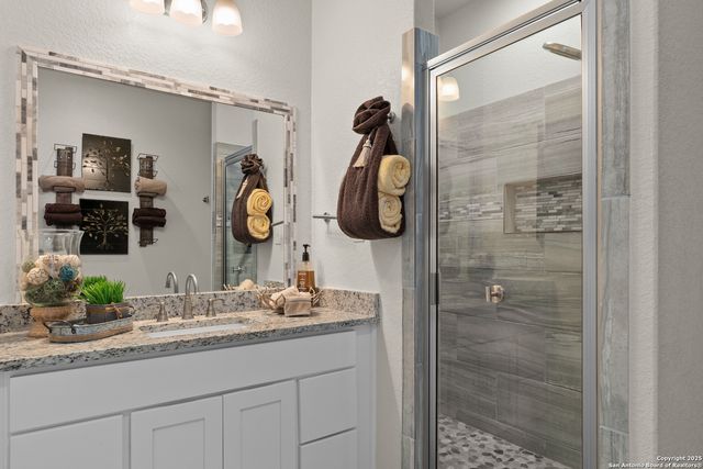 225 BROKEN STAR TRAIL, Poteet, TX 78065