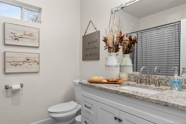 225 BROKEN STAR TRAIL, Poteet, TX 78065