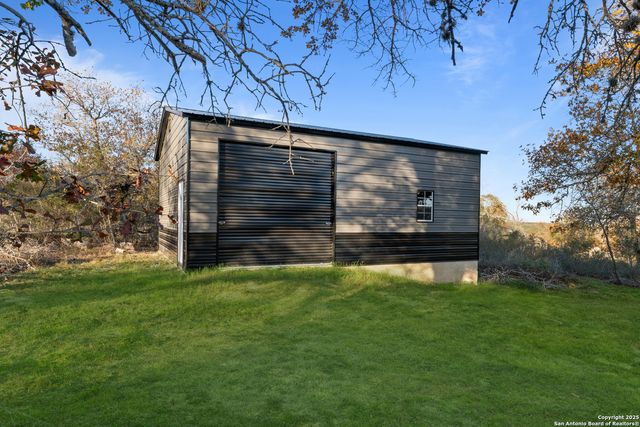 225 BROKEN STAR TRAIL, Poteet, TX 78065