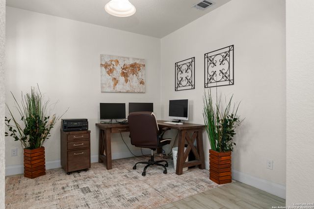 225 BROKEN STAR TRAIL, Poteet, TX 78065