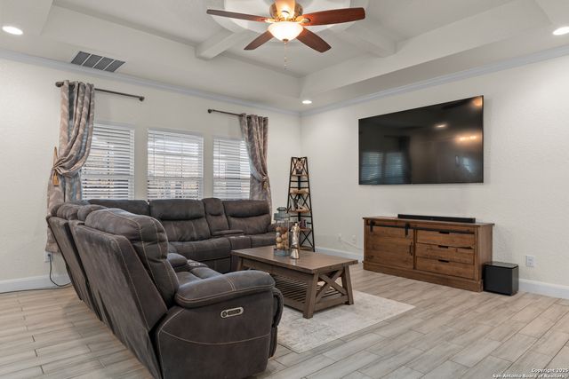 225 BROKEN STAR TRAIL, Poteet, TX 78065