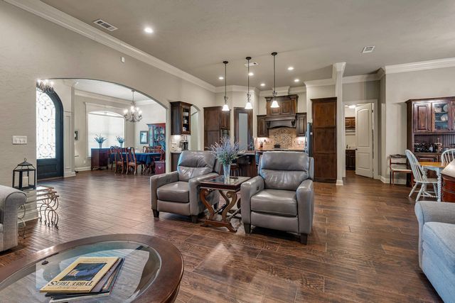 1624 Olympic Dr., Longview, TX 75605