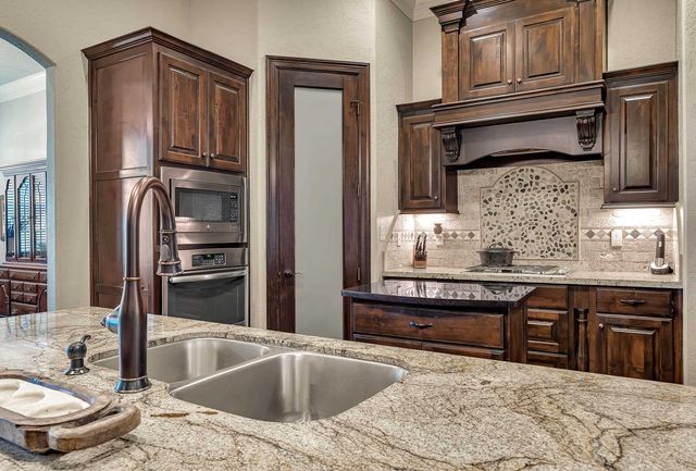 1624 Olympic Dr., Longview, TX 75605