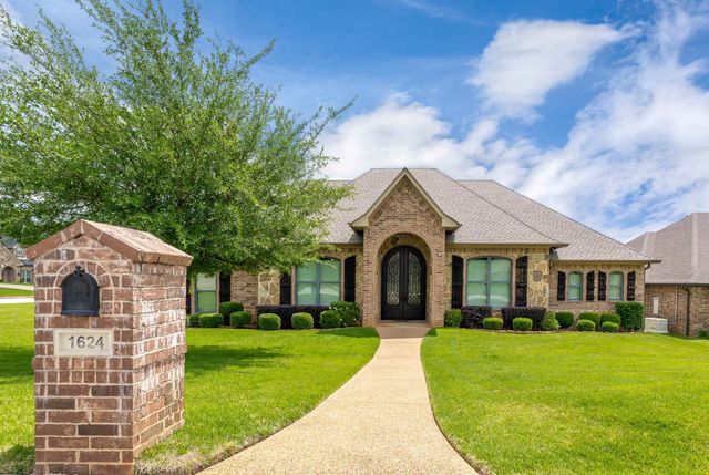 1624 Olympic Dr., Longview, TX 75605