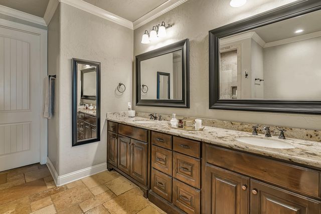 1624 Olympic Dr., Longview, TX 75605