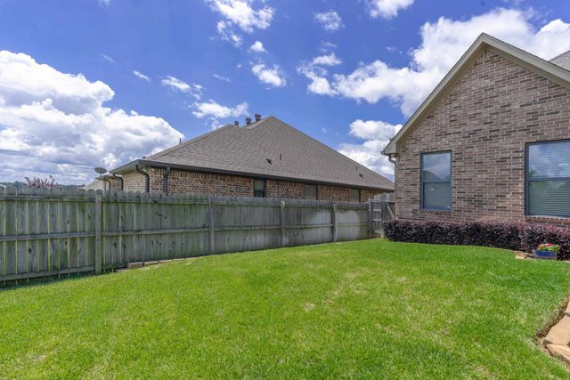 1624 Olympic Dr., Longview, TX 75605