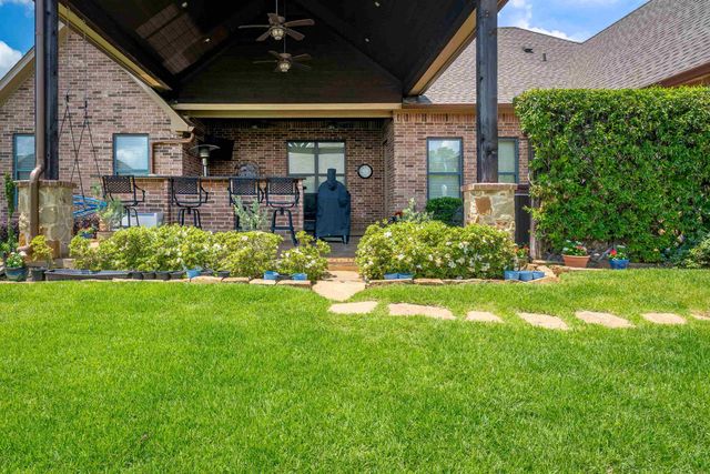 1624 Olympic Dr., Longview, TX 75605