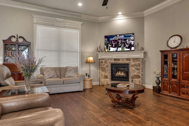 1624 Olympic Dr., Longview, TX 75605