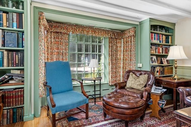 102 Central St, Hingham, MA 02043