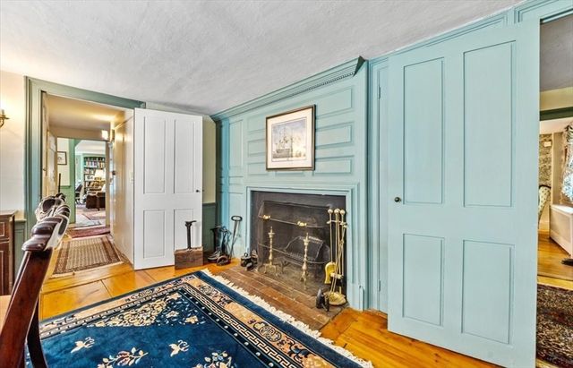 102 Central St, Hingham, MA 02043