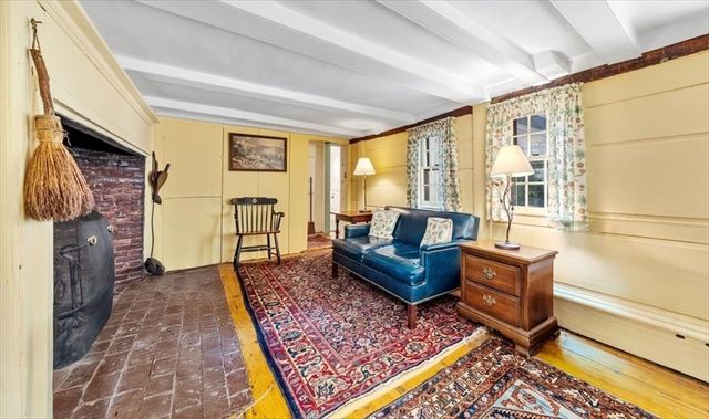 102 Central St, Hingham, MA 02043