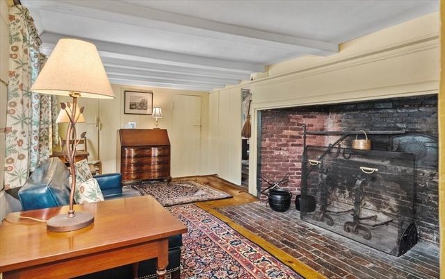102 Central St, Hingham, MA 02043