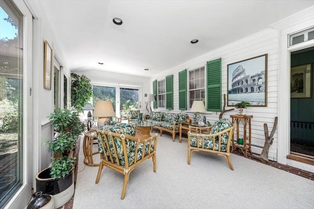 102 Central St, Hingham, MA 02043