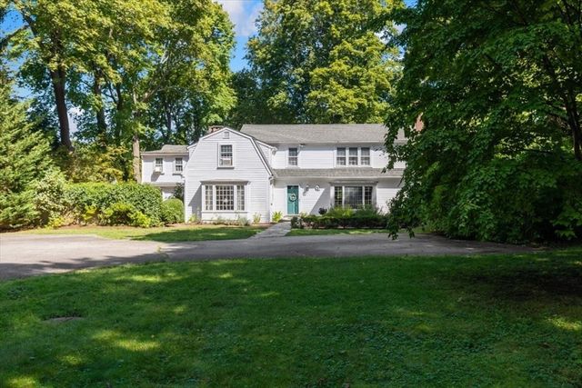 102 Central St, Hingham, MA 02043