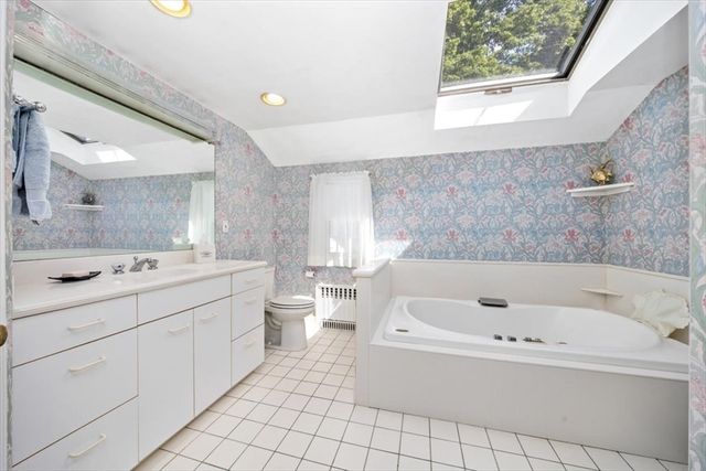 102 Central St, Hingham, MA 02043