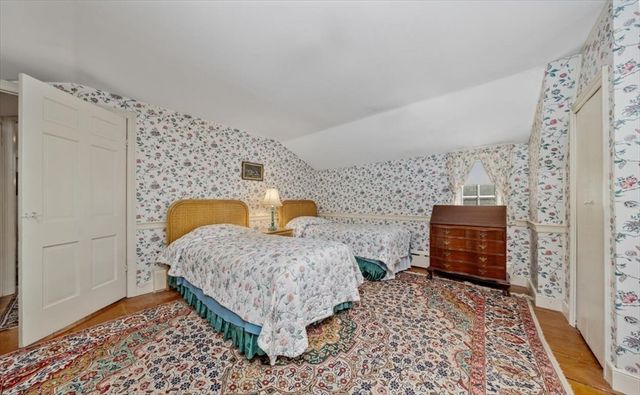 102 Central St, Hingham, MA 02043