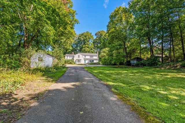 102 Central St, Hingham, MA 02043