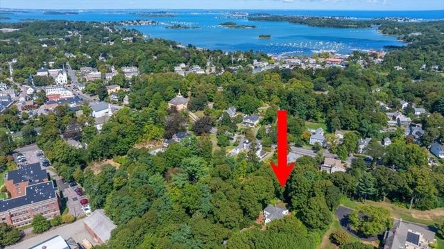 102 Central St, Hingham, MA 02043
