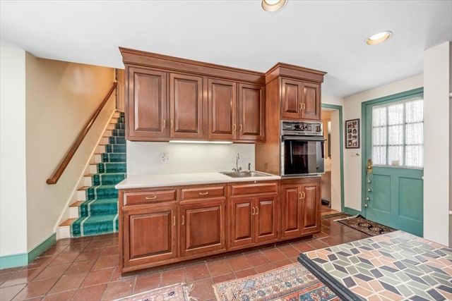 102 Central St, Hingham, MA 02043