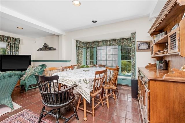 102 Central St, Hingham, MA 02043