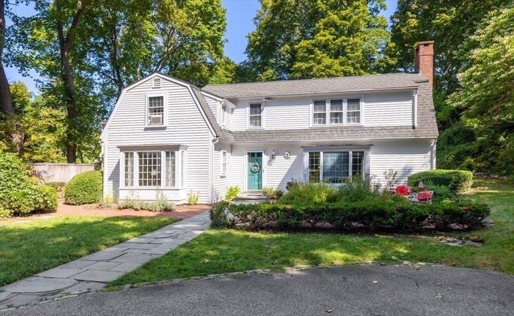 102 Central St, Hingham, MA 02043