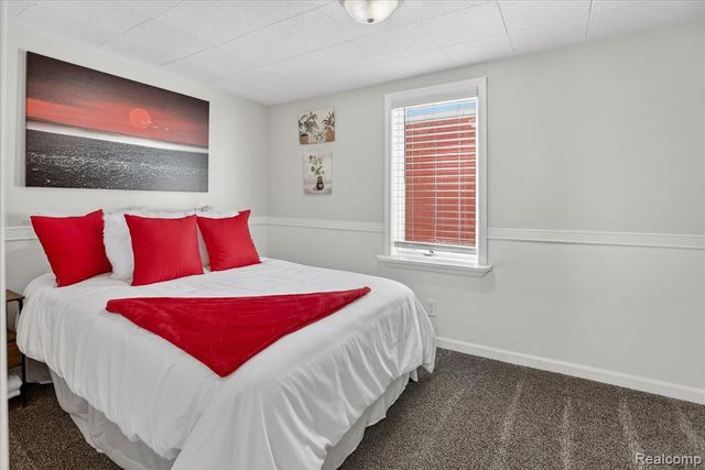 986 Pine Road, Bay City, MI 48706
