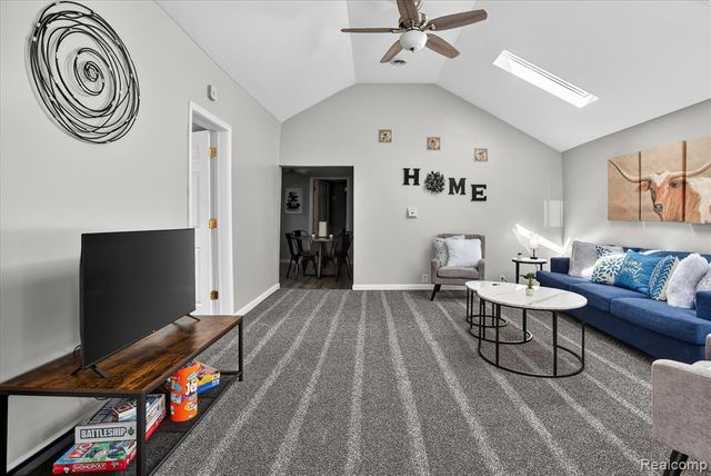 986 Pine Road, Bay City, MI 48706