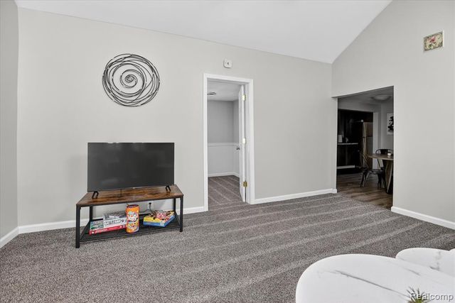 986 Pine Road, Bay City, MI 48706