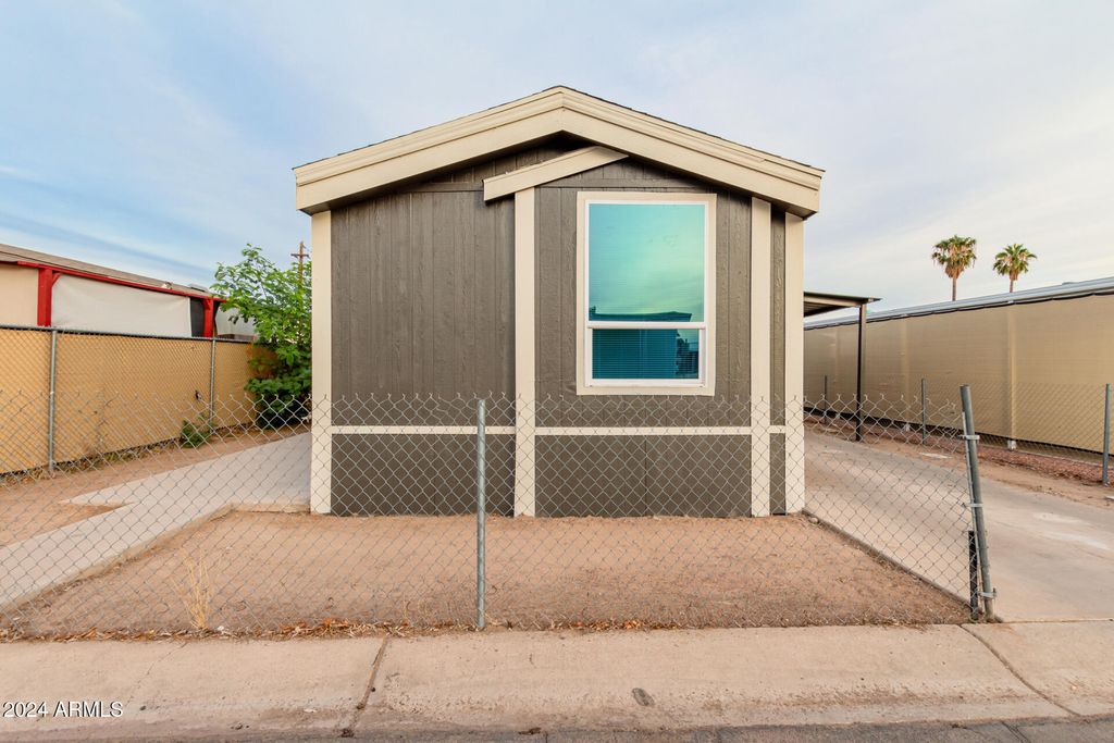 300 W LOWER BUCKEYE Road 26, Avondale, AZ 85323 — exterior