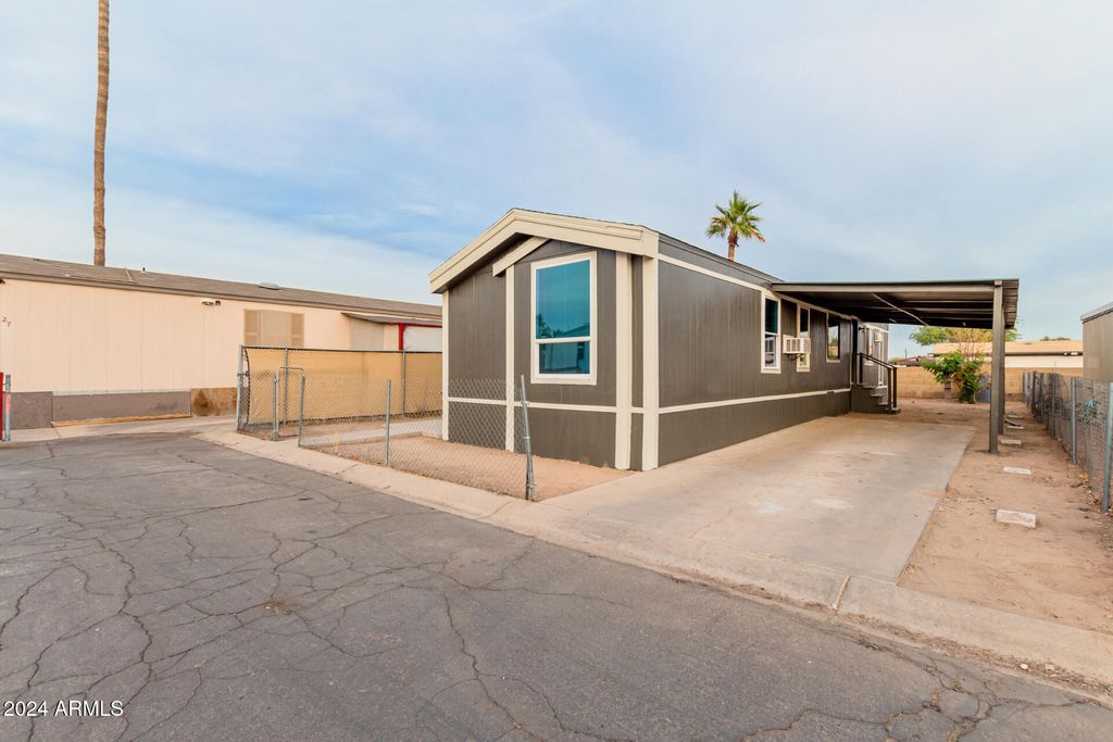 300 W LOWER BUCKEYE Road 26, Avondale, AZ 85323 — photo 3