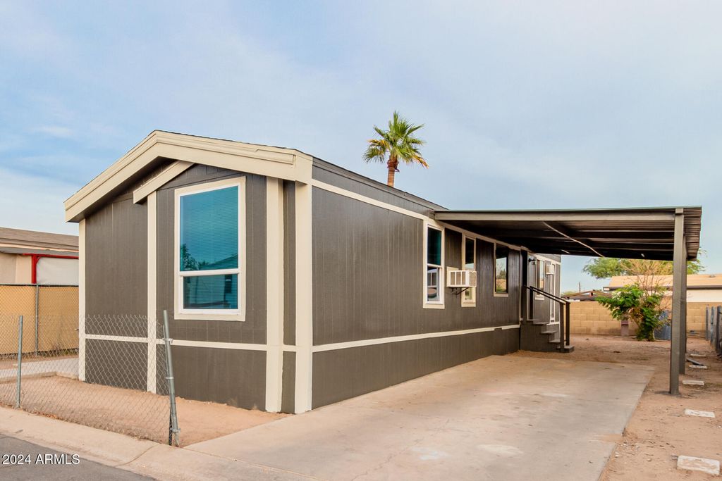 300 W LOWER BUCKEYE Road 26, Avondale, AZ 85323 — photo 4