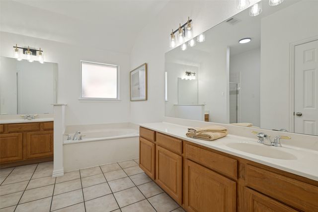 2014 Country Brook Drive, Weatherford, TX 76087