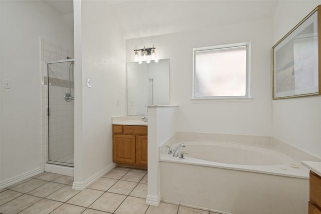 2014 Country Brook Drive, Weatherford, TX 76087