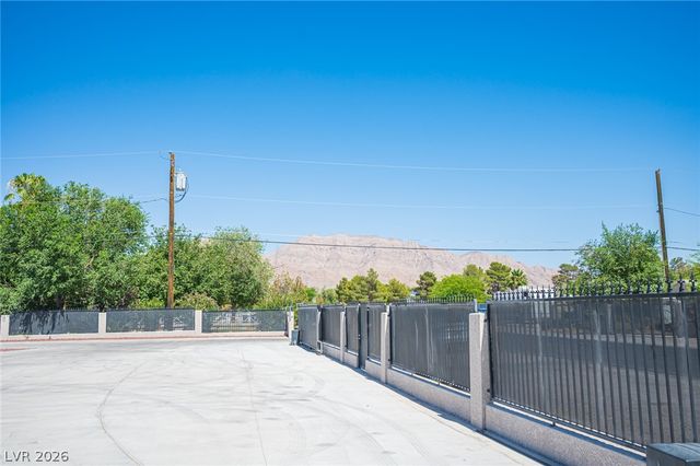 5240 East Monroe Avenue, Las Vegas, NV 89110