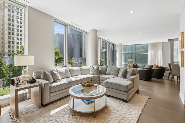 403 N Wabash Avenue 3A, Chicago, IL 60611