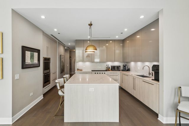 403 N Wabash Avenue 3A, Chicago, IL 60611