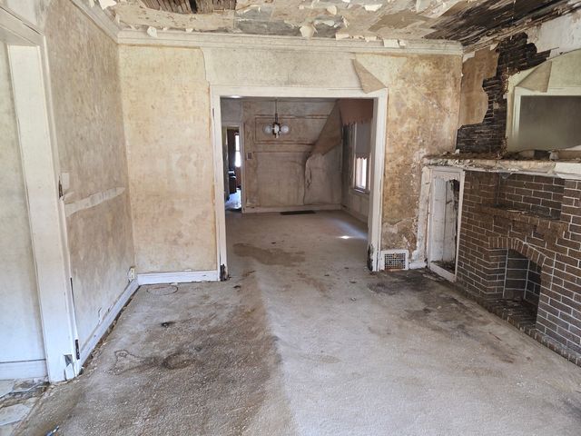 7923 S Calumet Avenue, Chicago, IL 60619