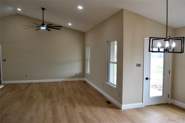 824 Barclay Drive, Farmington, MO 63640