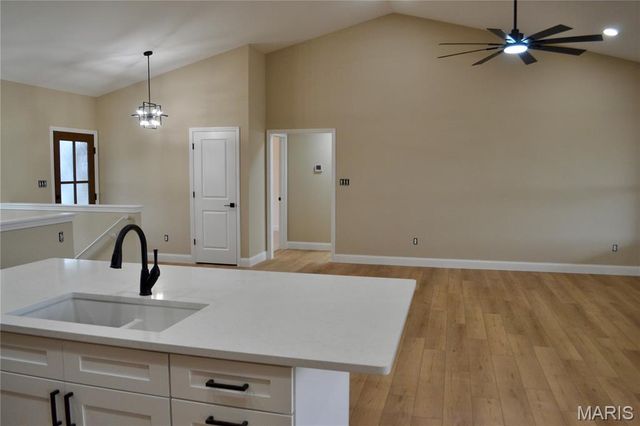 824 Barclay Drive, Farmington, MO 63640