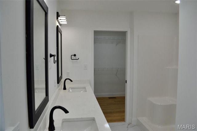 824 Barclay Drive, Farmington, MO 63640