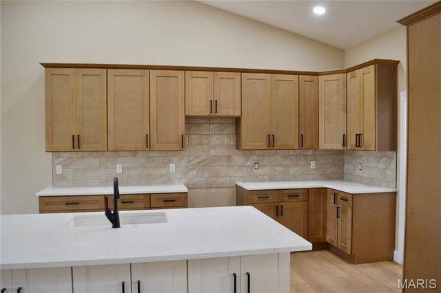 824 Barclay Drive, Farmington, MO 63640