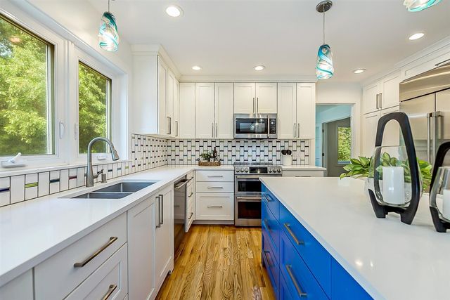3999 Edmonton Court, Ann Arbor, MI 48103