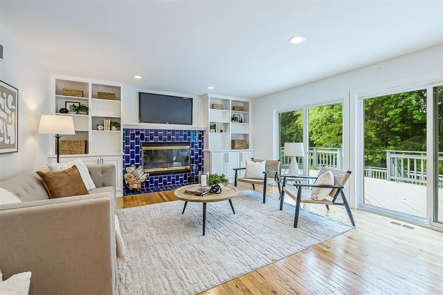 3999 Edmonton Court, Ann Arbor, MI 48103